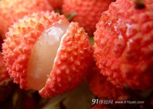 荔枝:硫酸浸泡改色 荔枝:硫酸浸泡改色