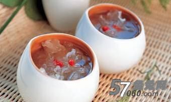 秋季常常熬夜加班喝什么汤好呢? 秋季常常熬夜加班喝什么汤好呢?