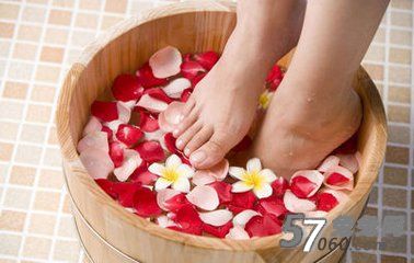 这样泡脚助您美容养颜 这样泡脚助您美容养颜