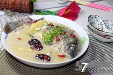 养生保健鲫鱼汤的做法及禁忌 养生保健鲫鱼汤的做法及禁忌